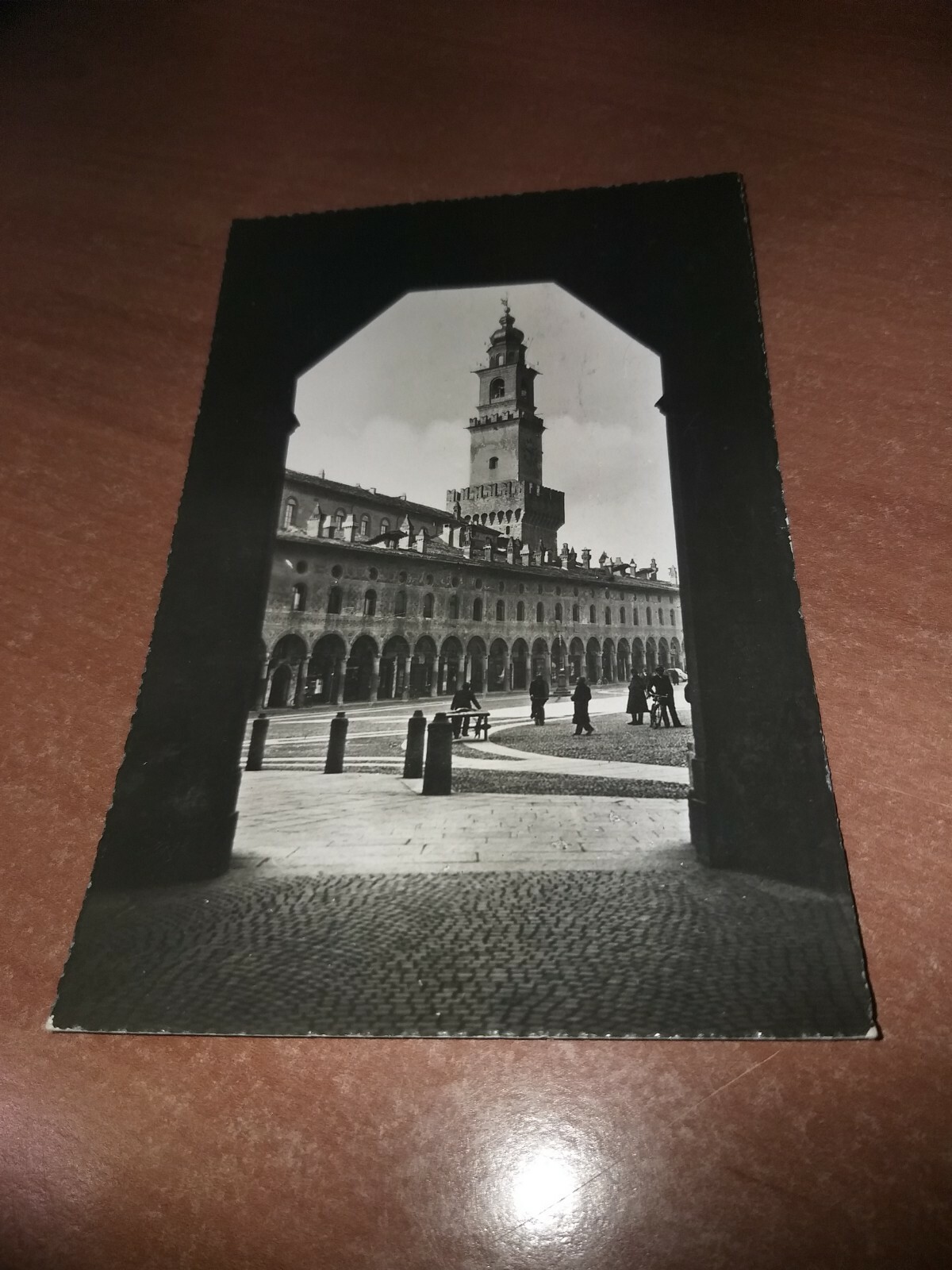 Foto 1 di 2