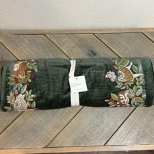 POTTERY BARN 12 DAYS OF CHRISTMAS VELVET TABLE RUNNER 18&rdquo; x 108&rdquo; ~ GREEN HOLIDAY