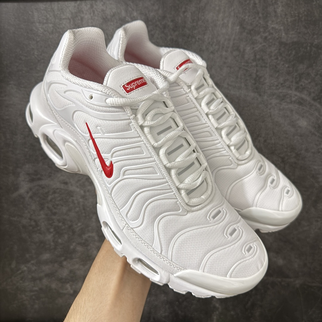 NEW Nike Air Max Plus x Supreme Mens White Red TN Trainer Athletic Free Shipping