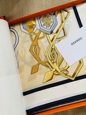 Nearly Unused HERMES 2023SS Carre 90 with Box Brid et Destin HERMES 100 Silk Sca