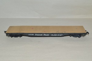 HO scale Tyco TTX Trailer Train 50' flat car train