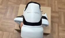 Sneaker basket Alexander McQueen Oversize noire et blanche 