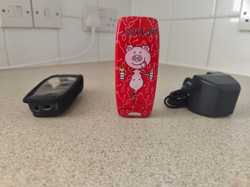 Nokia 3310 Custom Colored Red Mobile Phone with charger + Case - Zdjęcie 9 z 17