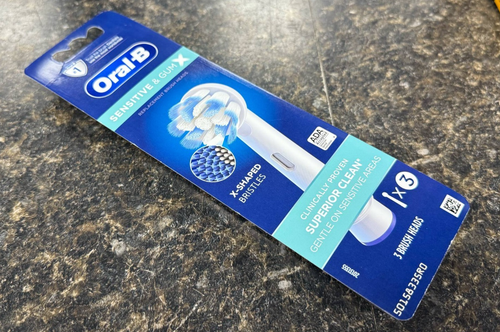 ORAL-B SENSITIVE & GUM X REPLACEMENT BRUSH HEADS x3 -NEW- *** NON iO *** - Picture 2 of 4