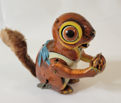Vintage 1950'S Wind-Up Tin Litho Squirrel Made In Japan W/ Stone Trademark