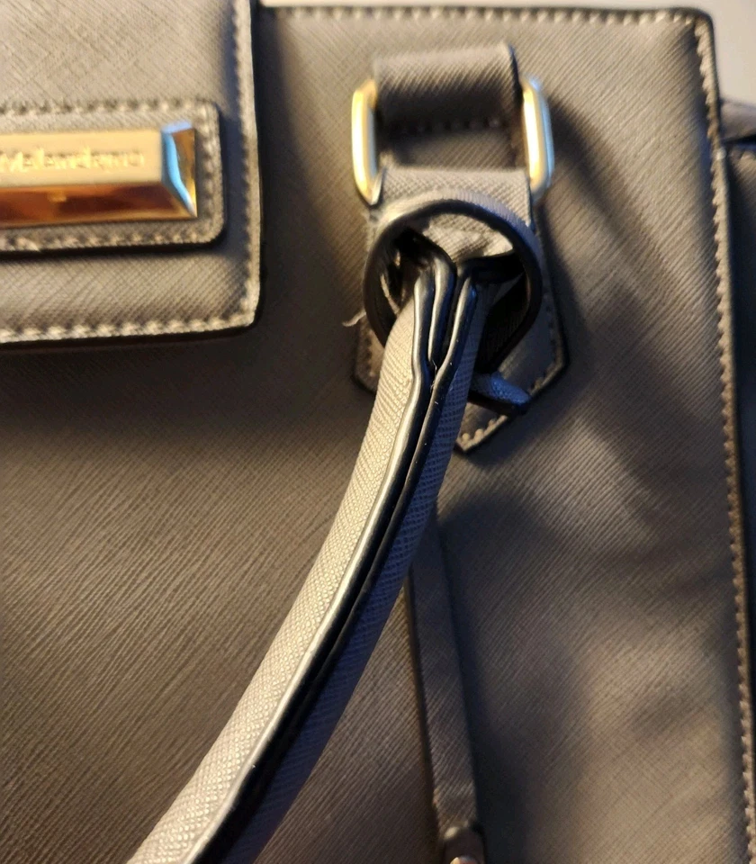 Bolso de mano Catherine Malandrino gris cartera 10 por 9 por 4 detalles plateados Foto 3 de 4