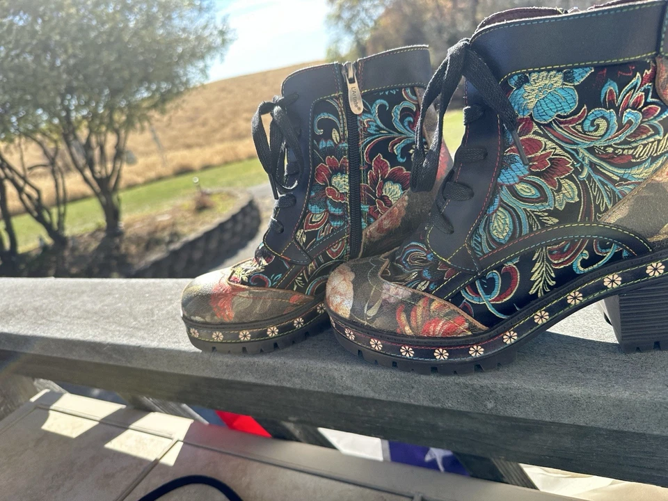 New L'Artiste by Spring Step "Litldani" Women's Leather Floral Boots Size 38 - Image 2 of 4
