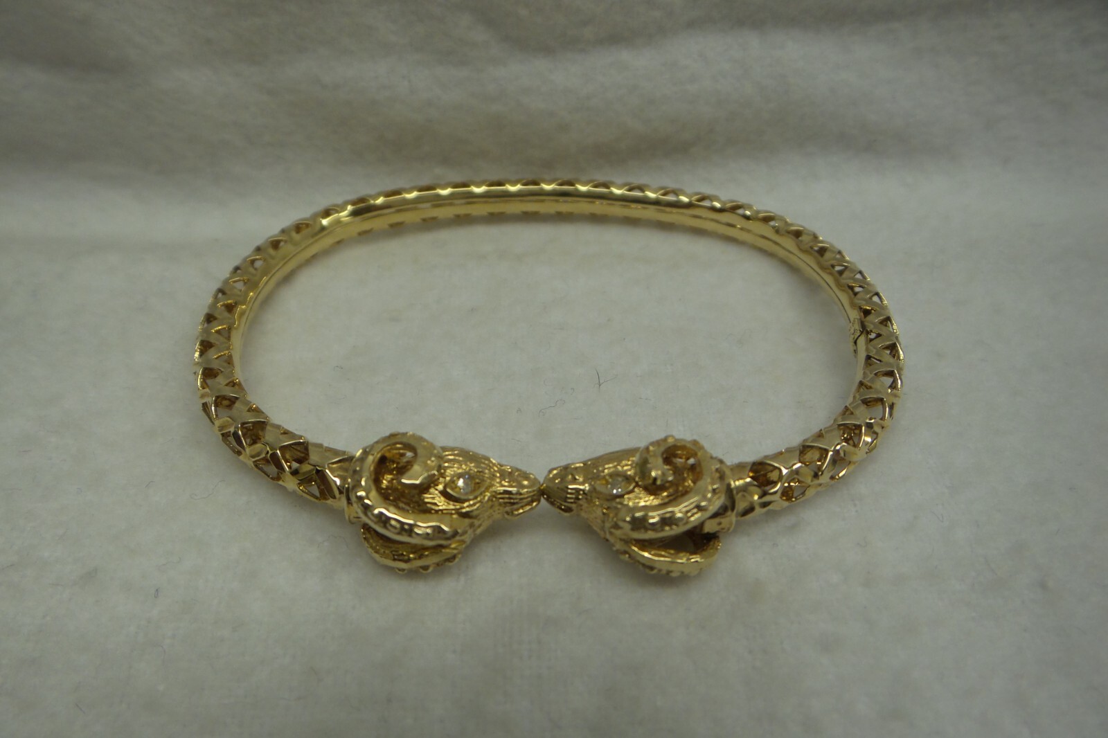 Estate Solid 14kt Moveable Spring Double Rams Hea… - image 3