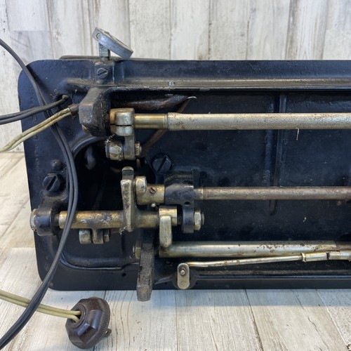 Vintage precision built, Sewing Machine Made In Japan Not Tested Parts Or Repair - Picture 22 of 23