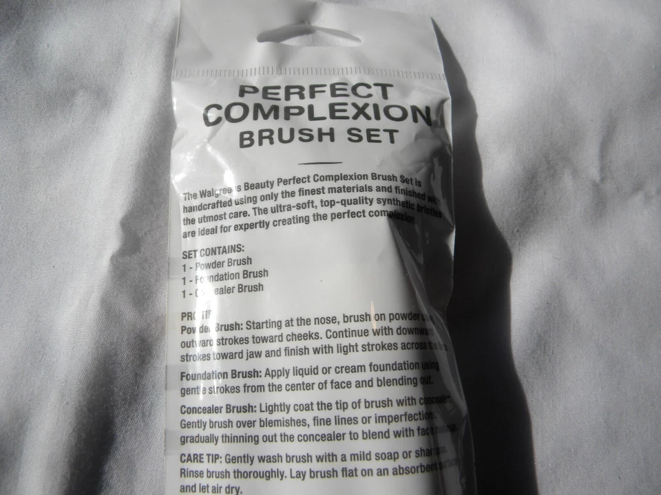 Juego de brochas de maquillaje Perfect Complexion polvo-base-corrector, nuevo Foto 4 de 4