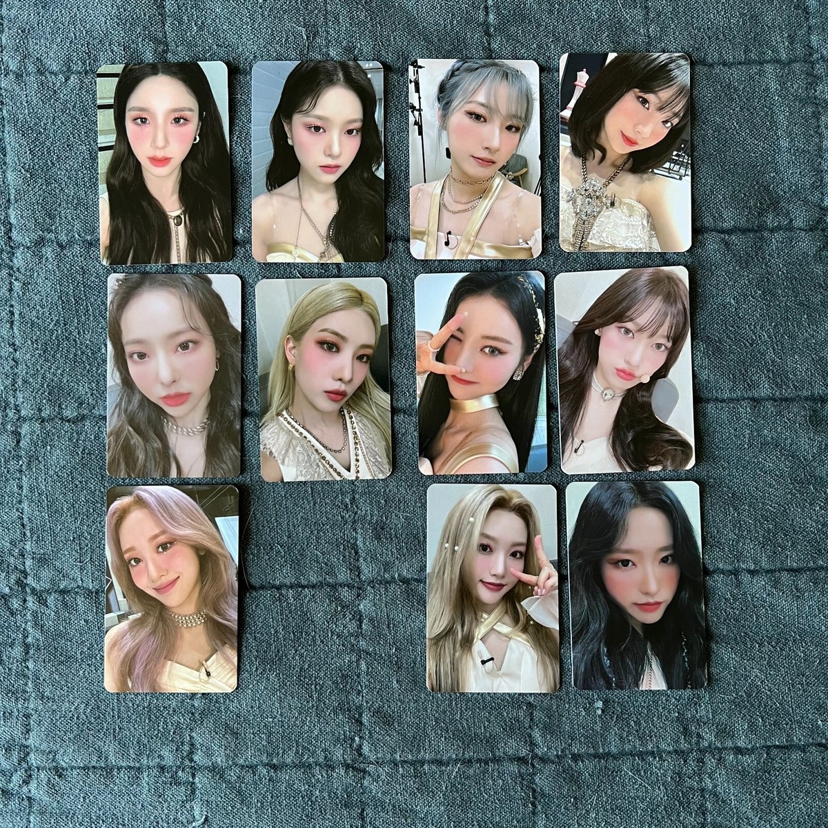 LOONA World Tour loonatheworld VIP Photocard *CHOOSE MEMBER* | eBay