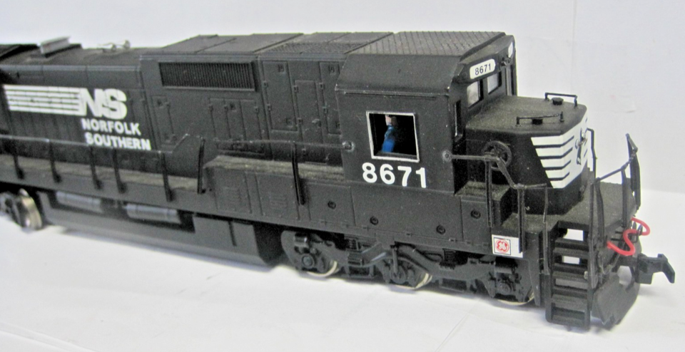 LI024 BACHMAN SPECTRUM 85403 Ho Locomotive diesel DASH 8 40C Norfolk Southern