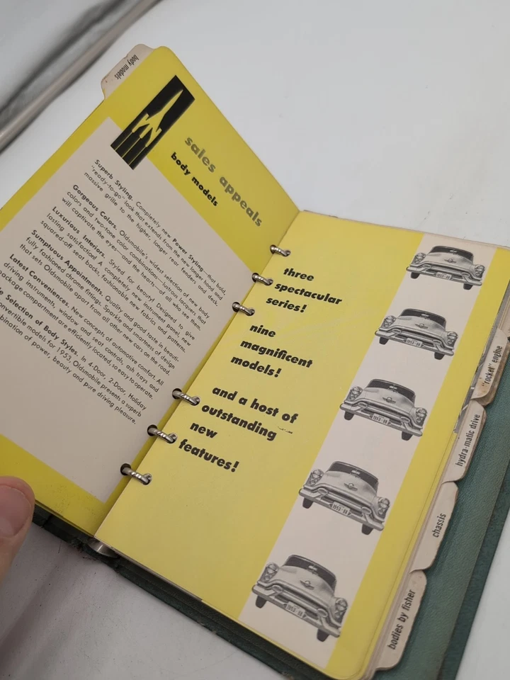 Álbum de datos Oldsmobile Facts 1953 distribuidor con precios colores equipo Foto 3 de 4