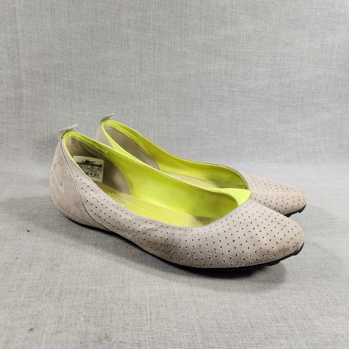 Nike Womens Size Beige Suede Leather Ballet Flats Shoes Slip