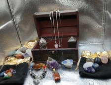 TatooDaa 35 Piece Set Healing Crystals Treasure Chest 0053