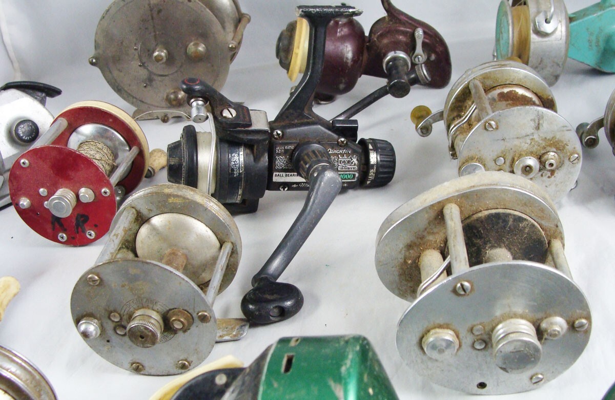 17 Old Vintage Fishing Reels Parts or Repair Only SEVERAL BRANDS