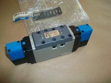 SMC Pneumatic Solenoid Valve VSS8-6-YIZ-D-3EZ-V1 NEW