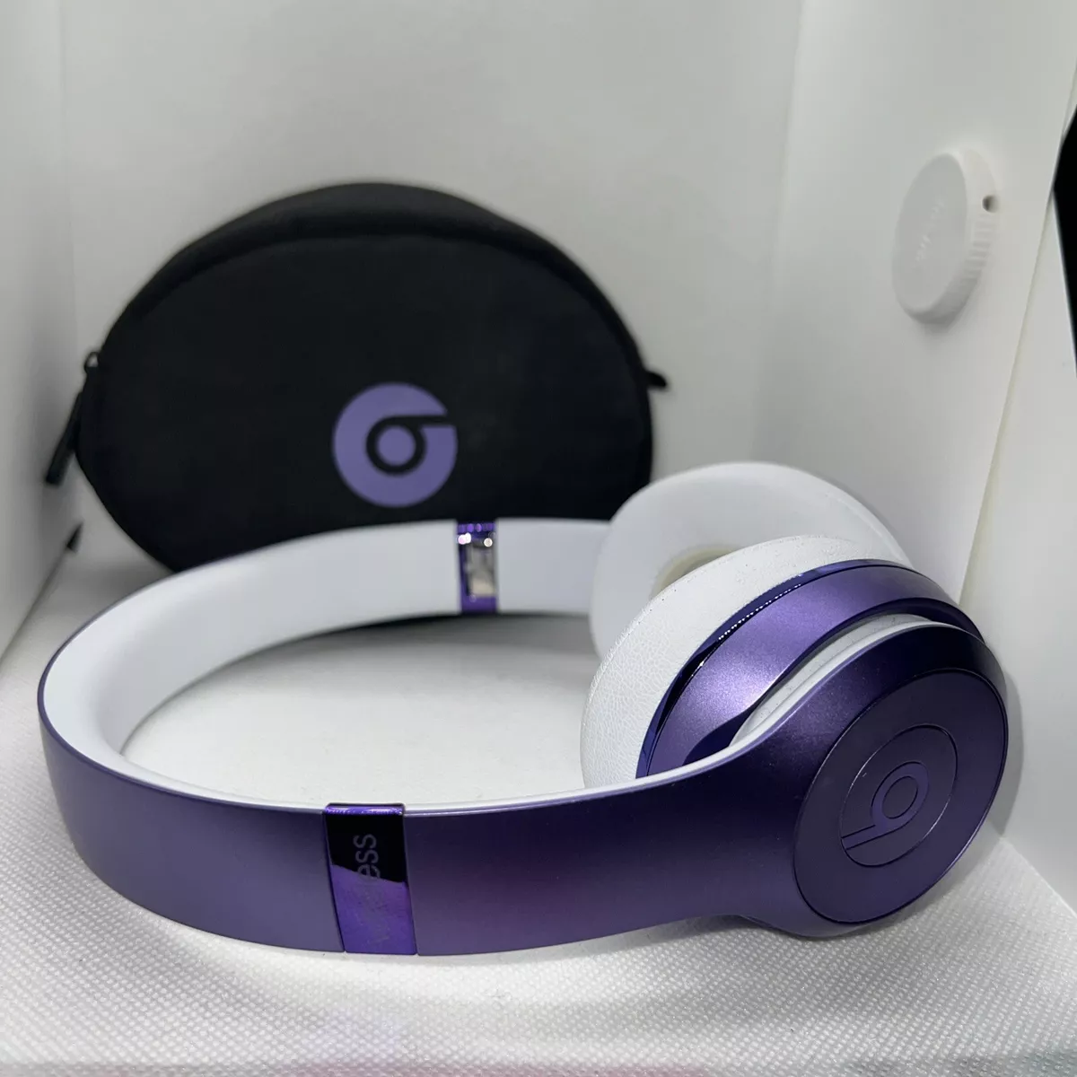 Beats Solo3 Wireless On-Ear Headphones - Beats Pop Collection - Pop Violet  