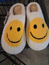 Smiley Face Slippers Size Small 5-6 