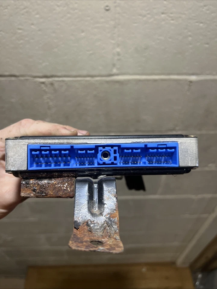 1991 Nissan пикап ECU - 2WD V6 механическая коробка передач - Изображение 3 из 4