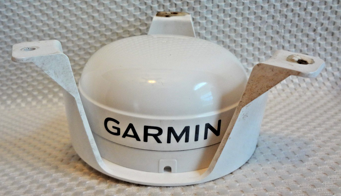 Garmin GPS-17X NMEA 2000 N2k GPS Puck Antenna Sensor w/ Underdeck Mount