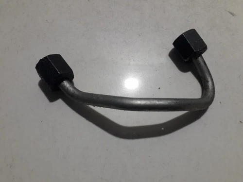 Fuel injector supply pipe