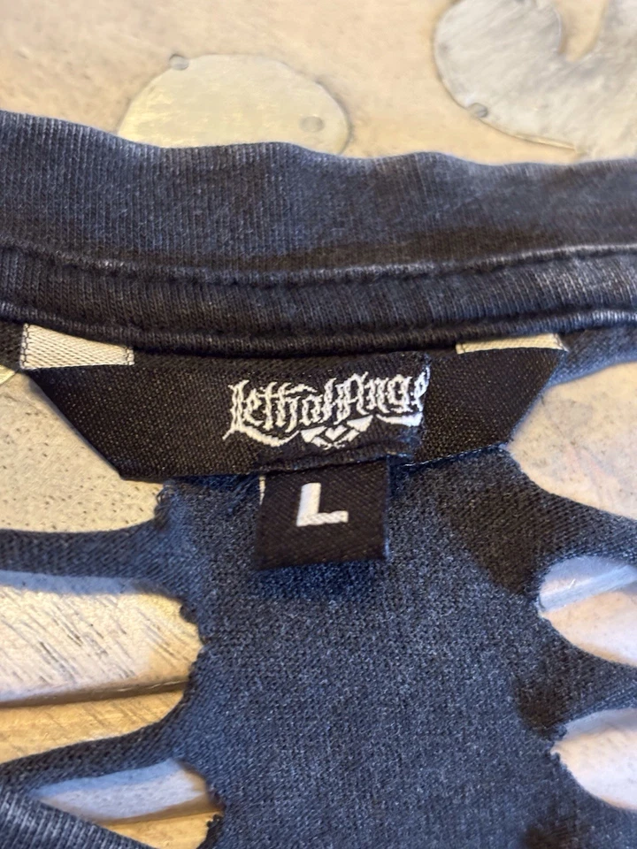 Camiseta gris para mujer Lethal Threat Daggerskull talla L con recortes en la espalda Foto 2 de 3