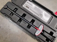 Powerbuilt 1/2-Inch Drive Needle Torque Wrench 0-140 Ft. Lbs w Storage Case EXC