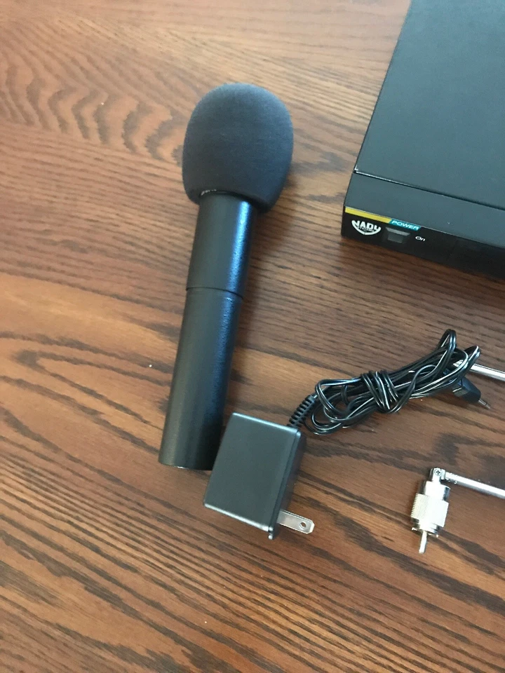 Nady 401 4-CH Professional VHF Wireless Handheld Microphone System W/4 Mics - Image 4 of 4