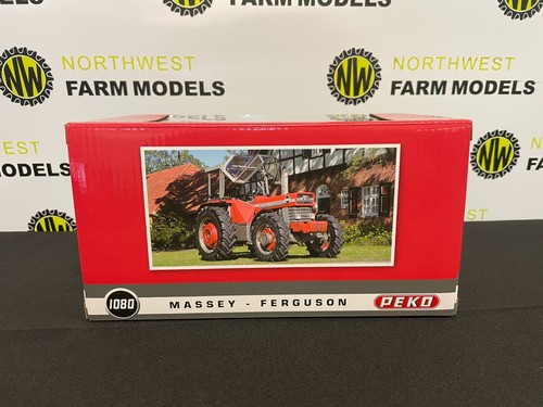 UNIVERSAL HOBBIES 6481 1:32 SCALE MASSEY FERGUSON 1080 WITH PEKO CAB - Picture 2 of 2