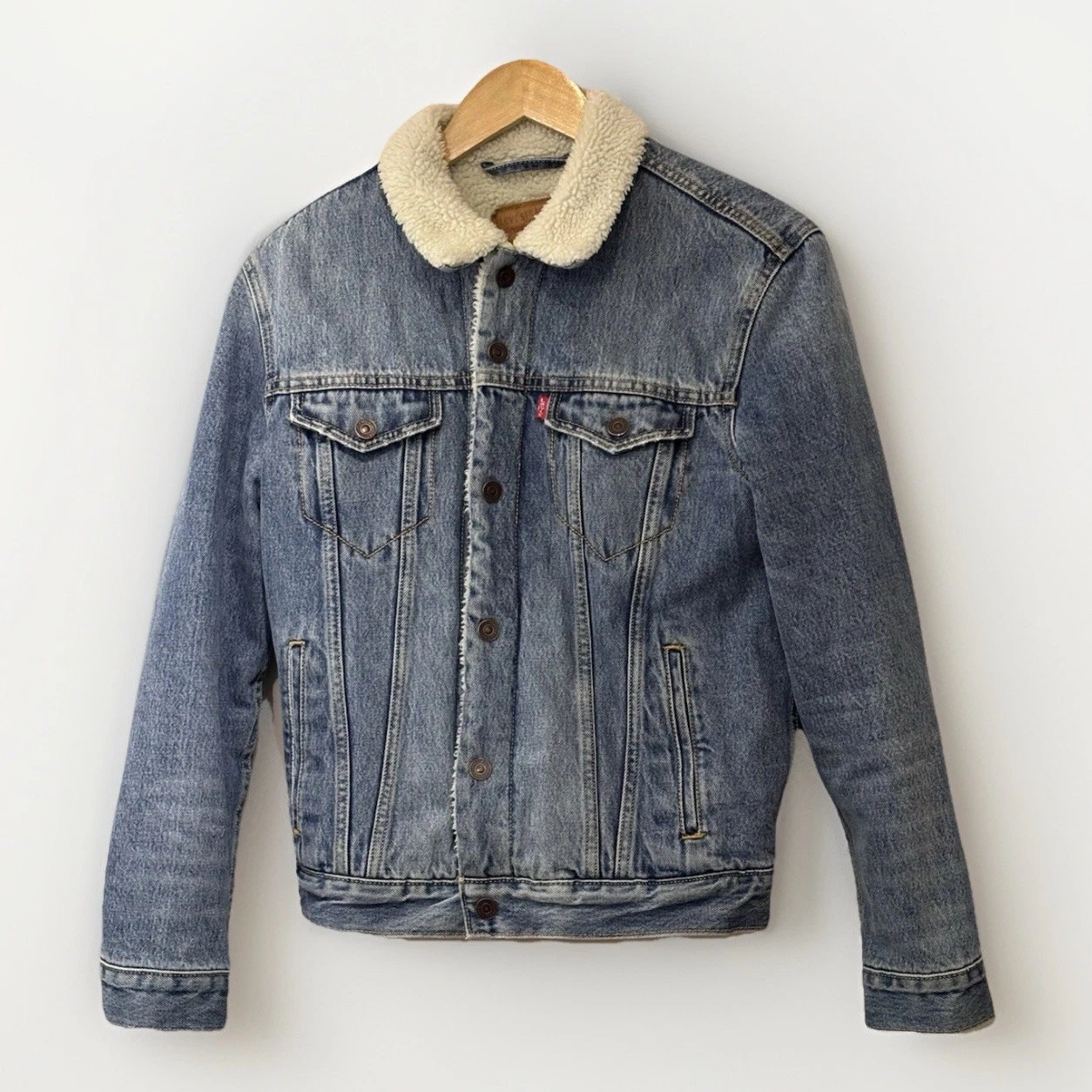 Levi’s Sherpa Trucker Blue Denim Jacket fleece Lined Size Small - Slim Fit