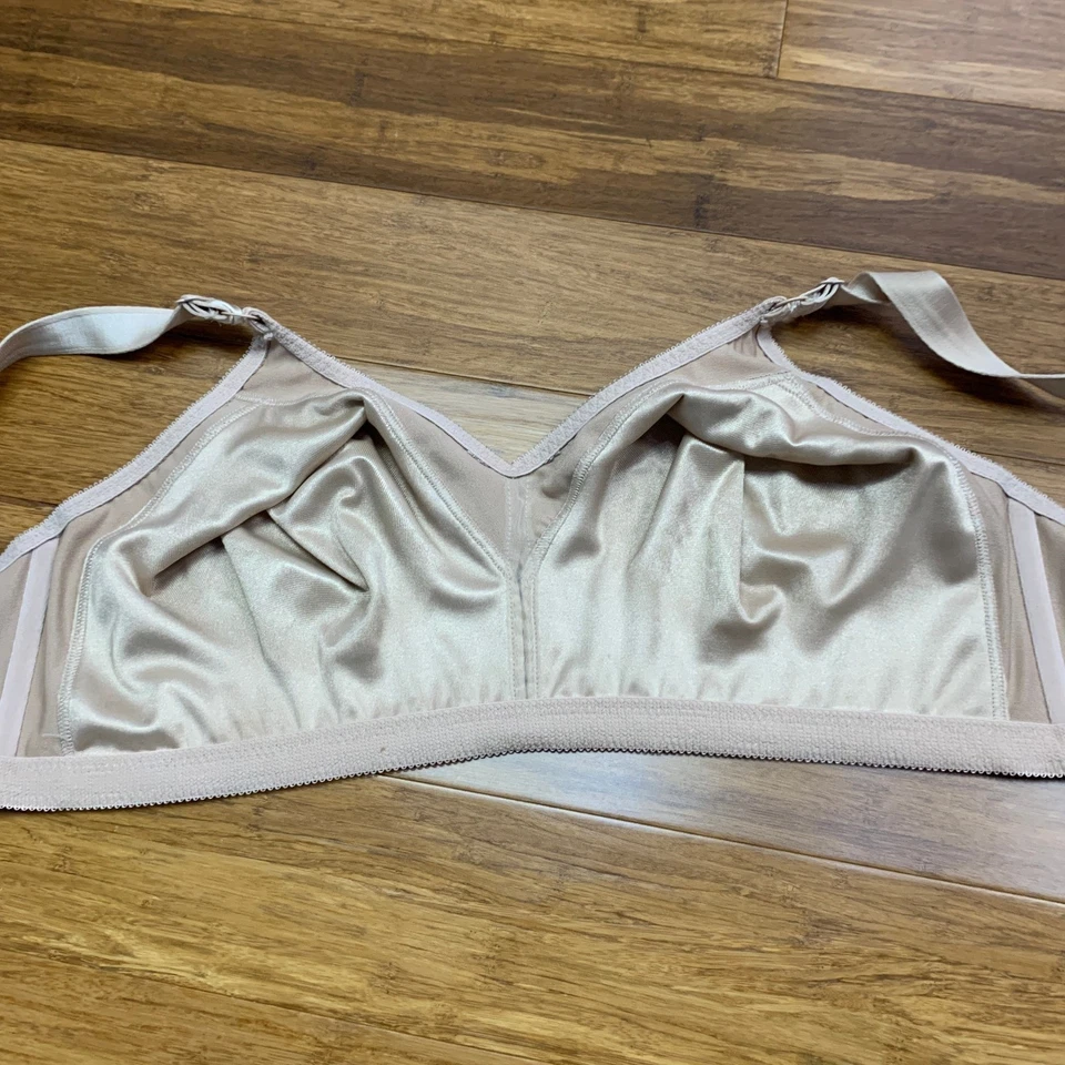 Sujetador Bali 3820 Talla 42DD Beige Cobertura Completa Inalámbrico Cómodo Lencería Diaria Foto 3 de 4