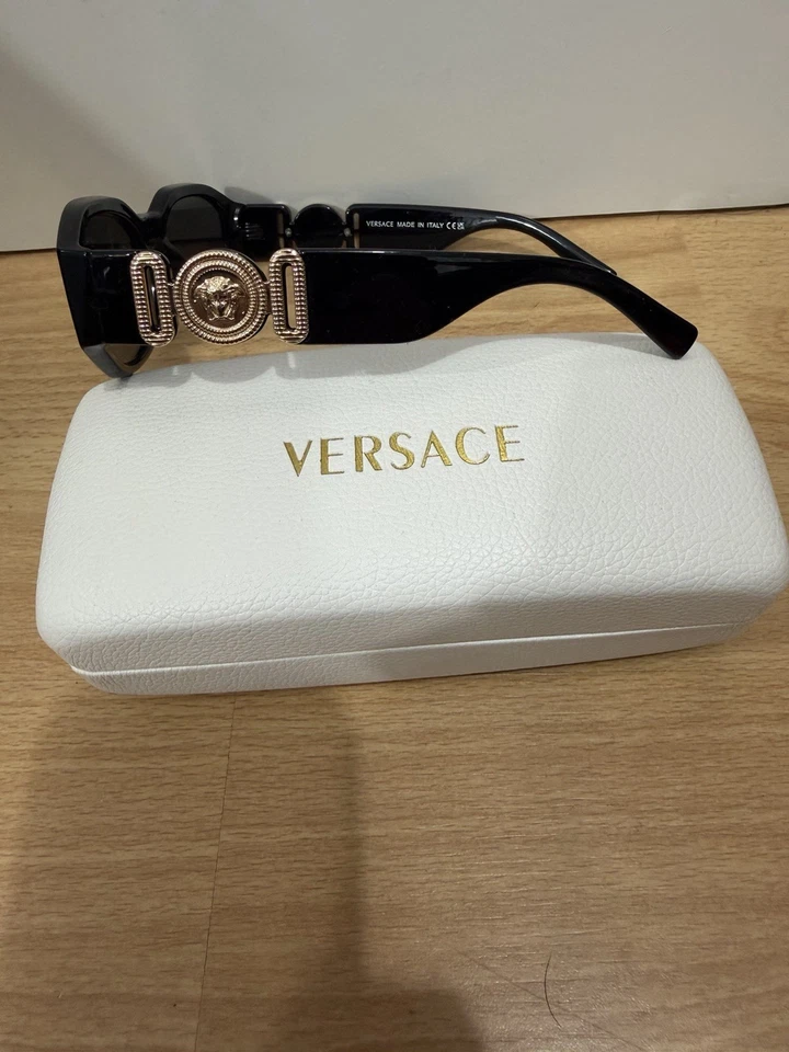 Versace Sunglasses Black Model 4631 Preowned Excellent condition - Image 2 of 3
