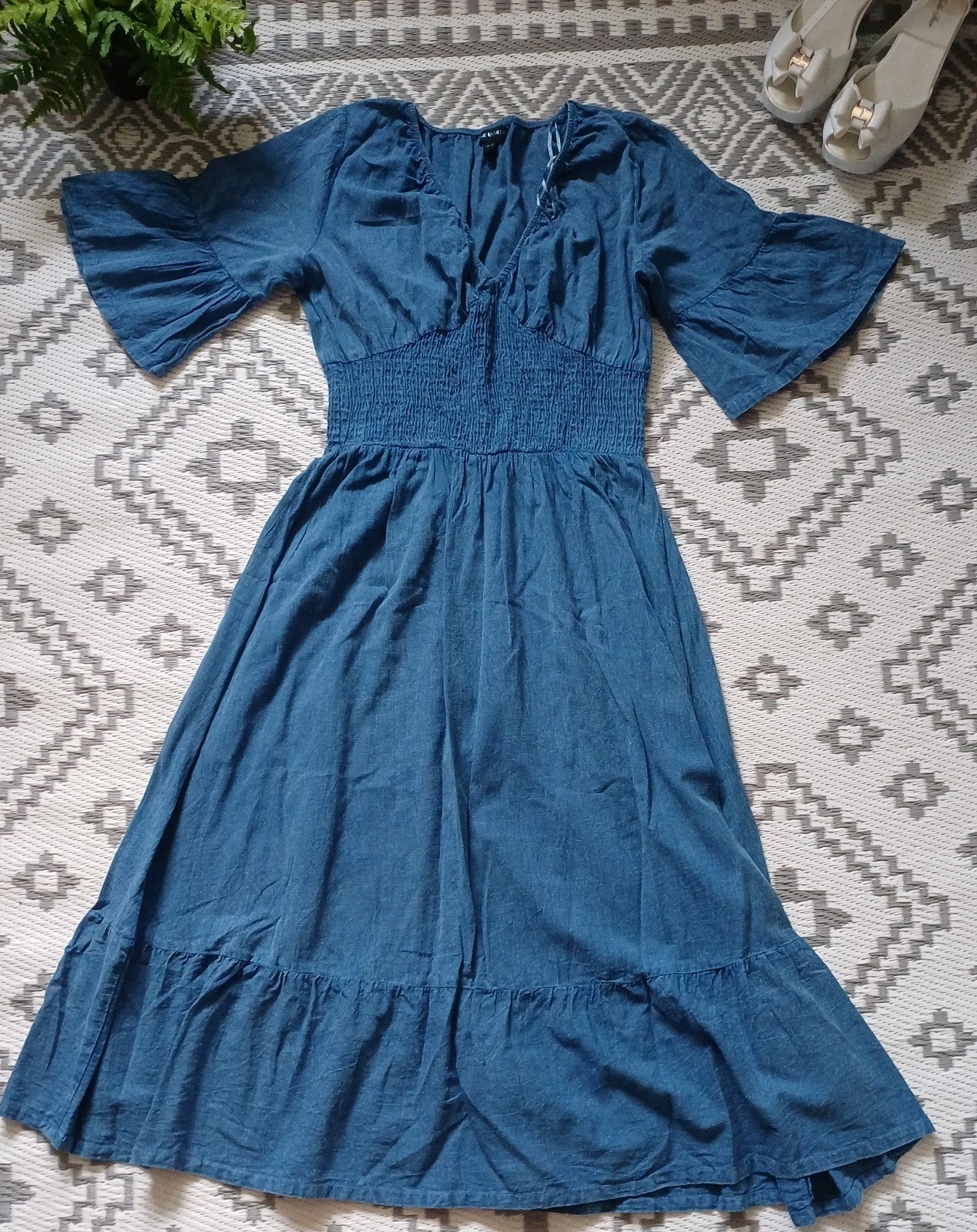 Picture 3 of 12