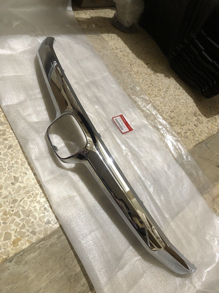 Genuine Front Chrome Grill Trim 12-14 Honda Civic 71122-TS4-T01