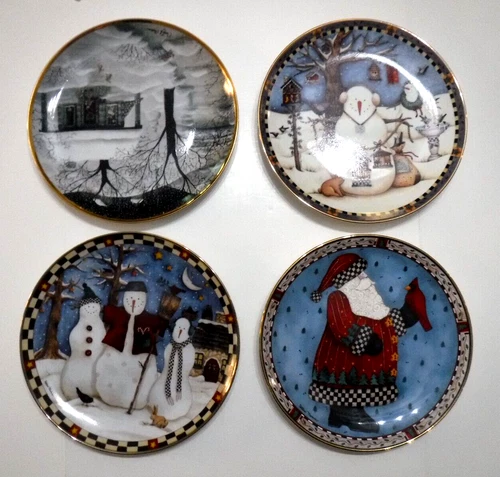 Set of 4 Franklin Mint Heirloom Porcelain Decorative Signed CHRISTMAS Plates