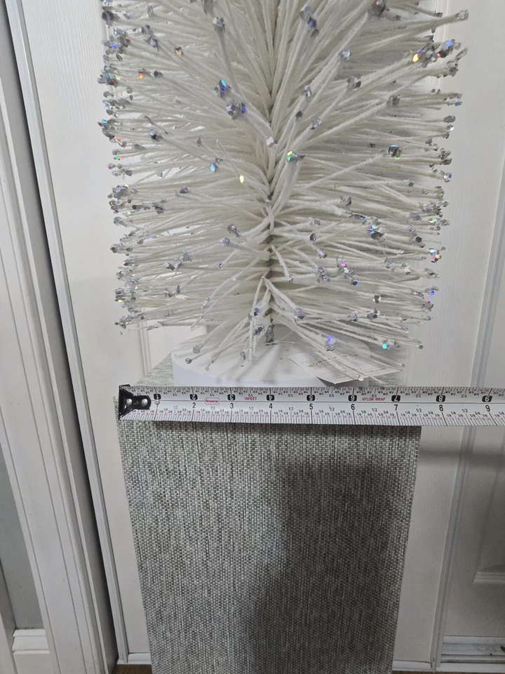 全新带标签 Wondershop Target 2024 白色大号圣诞瓶刷树雕塑 36 — 第 4/4 张图片