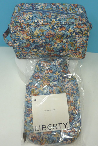 LIBERTY WASH BAG AND MINI WATER BOTTLE