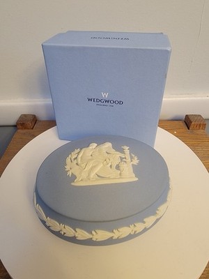 Vintage Wedgewood Jasperware Porcelain Oval Trinket Box England Apollo