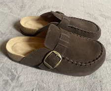 Cushionaire Women's Canoe Suede Clogs  Comfort Moc Toe Brown Size 9 M