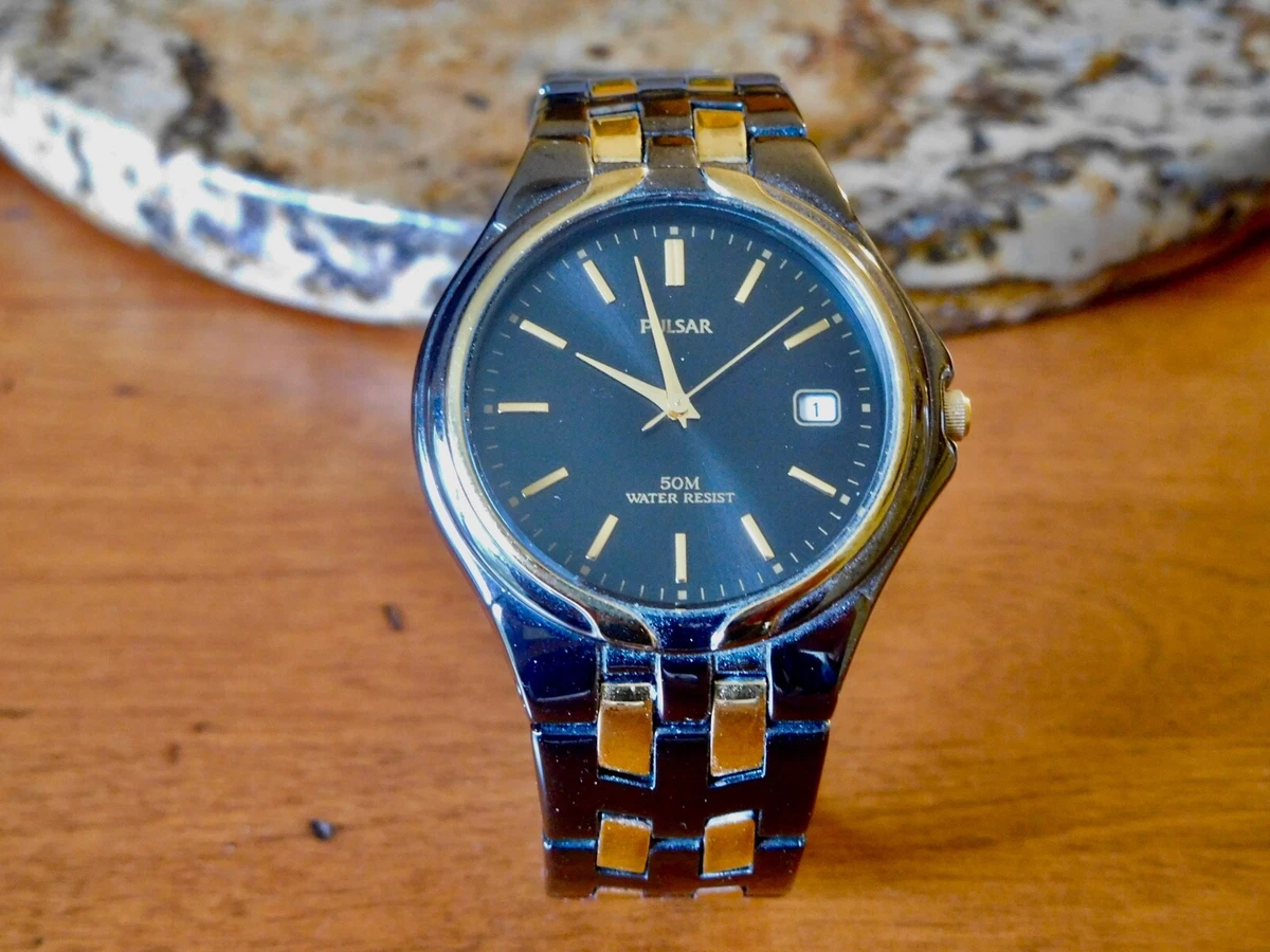 Men's Pulsar Wrist Watch. Very rarely worn and in great shape. Lowered the  price