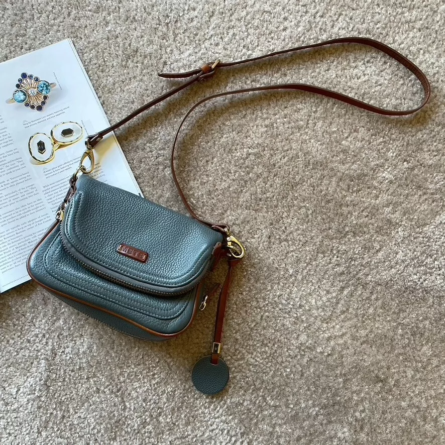 Short cross store body bag