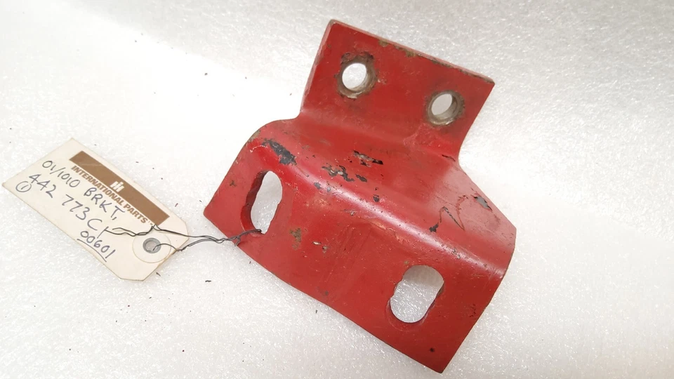 Soporte de montaje de parachoques delantero internacional 74-75 LH 442773C1 Foto 2 de 4