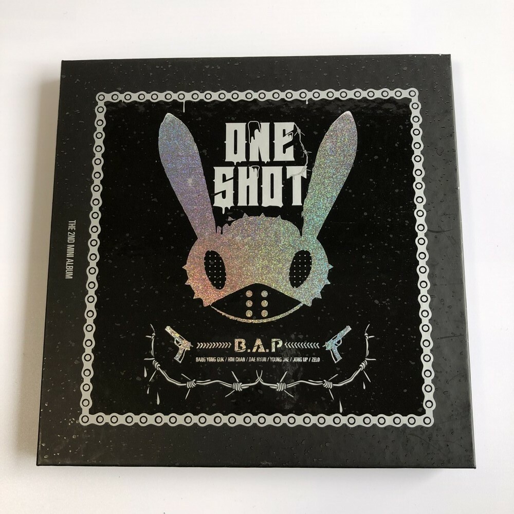 B.A.P 2ND MINI ALBUM ONE SHOT ジョンオプサイン入り B.A.P 2nd Mini Album One Shot CD+PHOTOBOOKLET 8804775048098