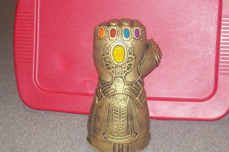 Thanos Infinity Gauntlet Adult Cosplay Marvel Avengers: Infinity War & Endgame 