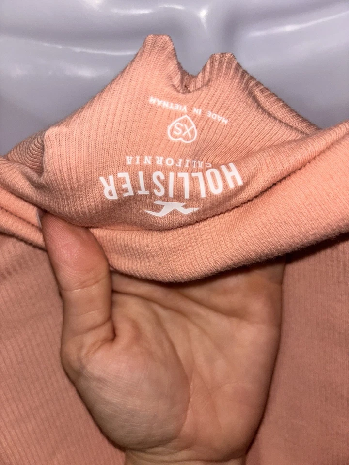 Suéter Hollister Hombro Descubierto Coral Talla X Pequeño Foto 4 de 4
