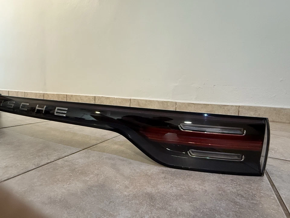 Luz trasera central LED para Porsche Cayenne 2019 2020 2021 OEM Foto 2 de 4