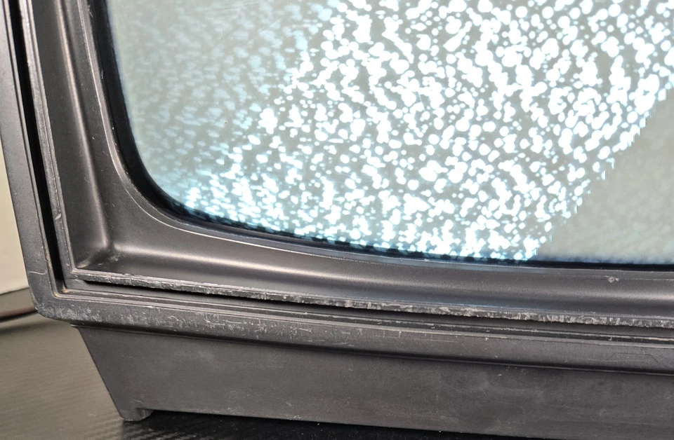 Vitage 1979 AOC estado sólido blanco y negro 12" TV MODELO #12A011K-70C probado/funciona Foto 3 de 4