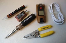 Southwire Tool Lot: M400TP Cable Receptacle Voltage Testers Multi-Tool Stripper