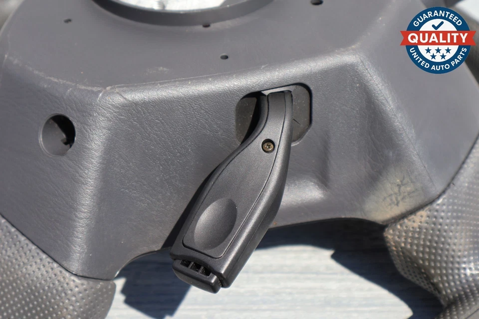 Volante Suzuki Grand Vitara 2005-2015 4x4 con controles de crucero OEM Foto 4 de 4